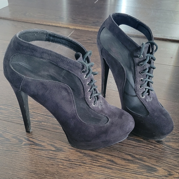 Zoey Black High Heel (Size 8) - Picture 1 of 5